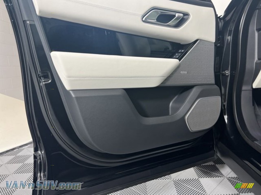 2023 Range Rover Velar R-Dynamic S - Santorini Black Metallic / Light Oyster photo #12