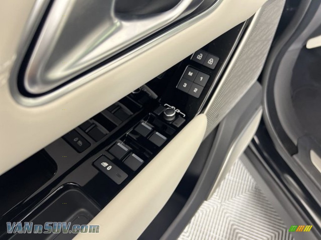 2023 Range Rover Velar R-Dynamic S - Santorini Black Metallic / Light Oyster photo #13