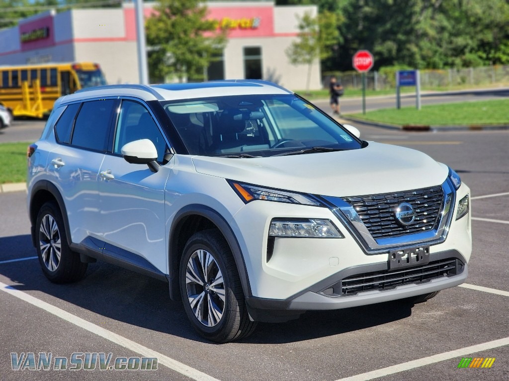 2021 Rogue SV AWD - Pearl White Tricoat / Charcoal photo #4