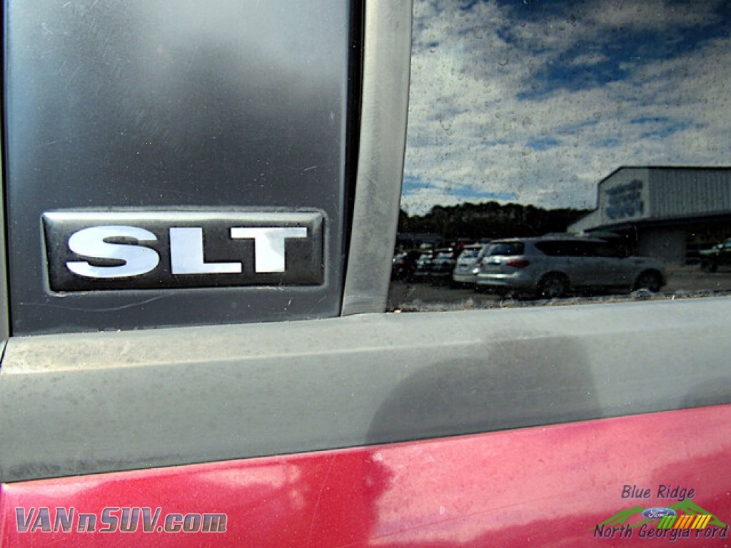 2002 Envoy SLT - Monterey Maroon Metallic / Dark Pewter photo #15