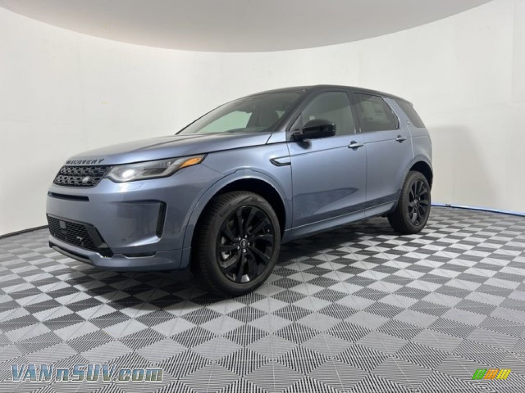 Byron Blue Metallic / Light Oyster Land Rover Discovery Sport S R-Dynamic