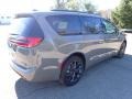 Chrysler Pacifica Limited AWD Ceramic Gray photo #5