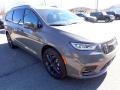 Chrysler Pacifica Limited AWD Ceramic Gray photo #7