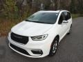 Chrysler Pacifica Limited AWD Bright White photo #2