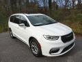 Chrysler Pacifica Limited AWD Bright White photo #4