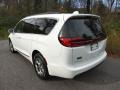 Chrysler Pacifica Limited AWD Bright White photo #8