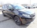 Chrysler Pacifica Touring L AWD Brilliant Black Crystal Pearl photo #7
