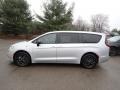 Chrysler Pacifica Hybrid Limited Silver Mist photo #2