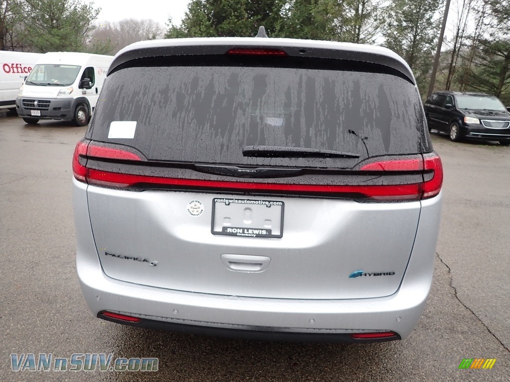 2023 Pacifica Hybrid Limited - Silver Mist / Black photo #4