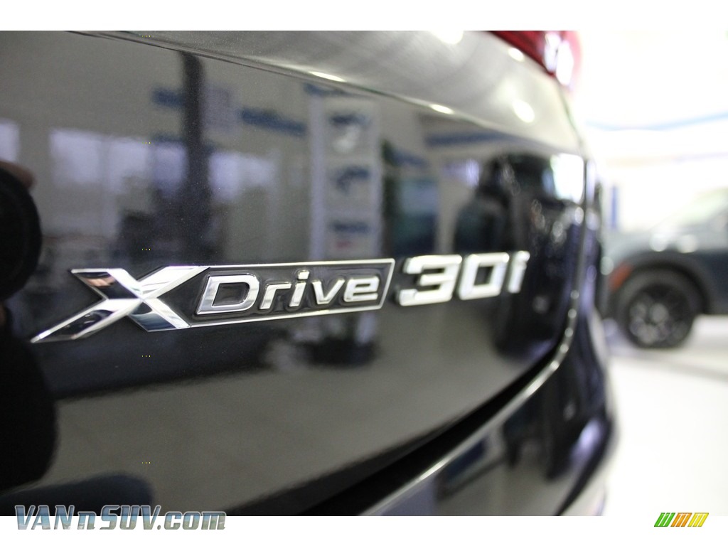 2022 X4 xDrive30i - Black Sapphire Metallic / Black photo #7