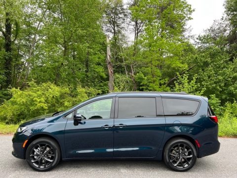 Fathom Blue Pearl 2023 Chrysler Pacifica Touring L AWD