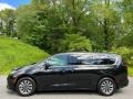 Chrysler Pacifica Hybrid Touring L Brilliant Black Crystal Pearl photo #1