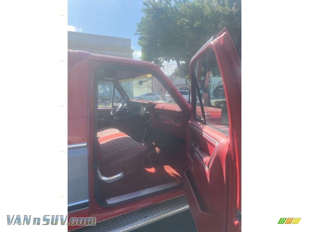 1983 Bronco XLT 4x4 - Candyapple Red / Red photo #6