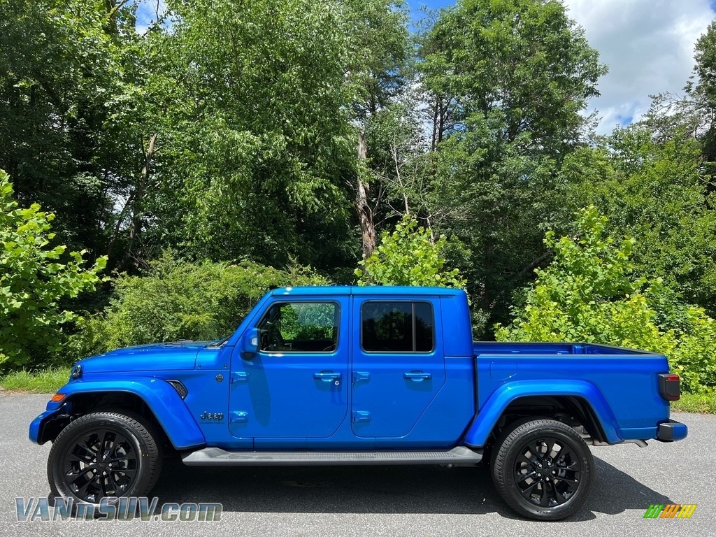 Hydro Blue Pearl / Black Jeep Gladiator High Altitude 4x4