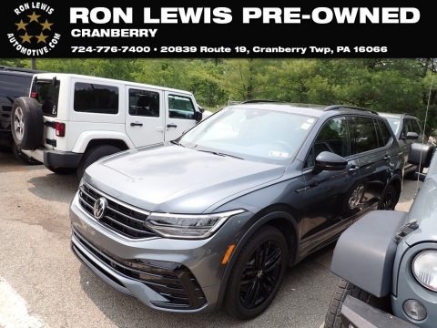 Platinum Gray Metallic 2022 Volkswagen Tiguan SE R-Line 4Motion Black Edition