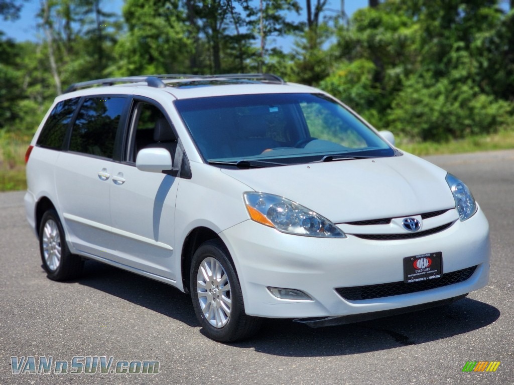 2008 Sienna XLE AWD - Arctic Frost Pearl / Stone photo #2