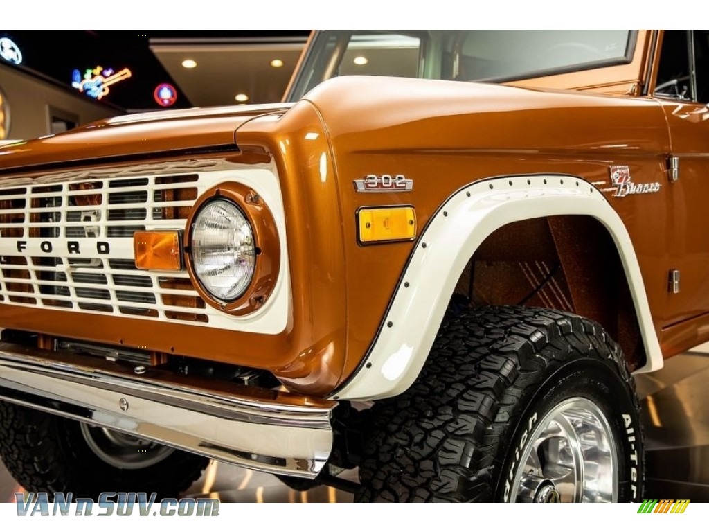 1975 Bronco 4x4 - Burnt Orange / Black photo #24