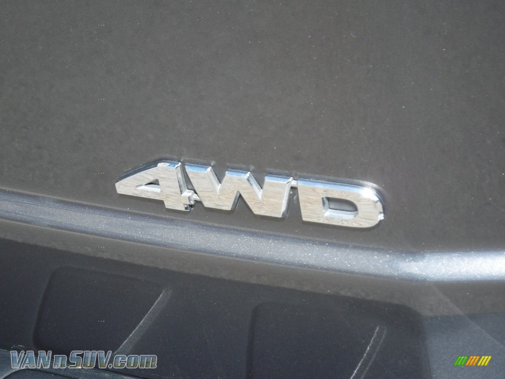 2011 Pilot LX 4WD - Polished Metal Metallic / Gray photo #16