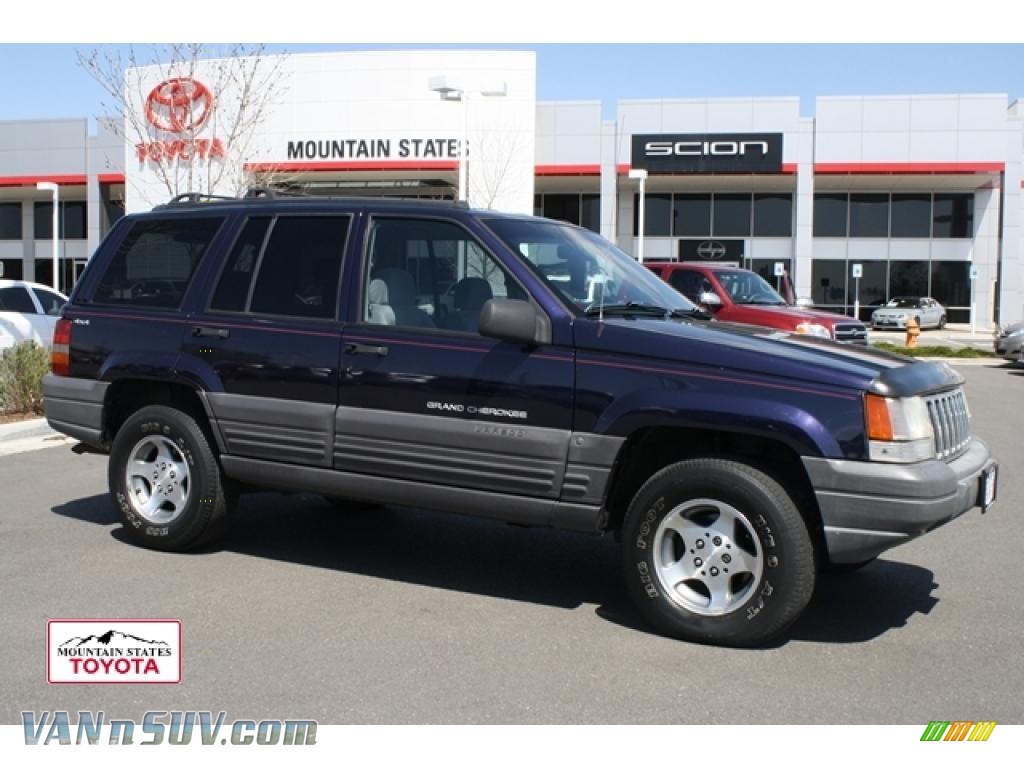 Deep Amethyst Pearl / Agate Black Jeep Grand Cherokee Laredo 4x4