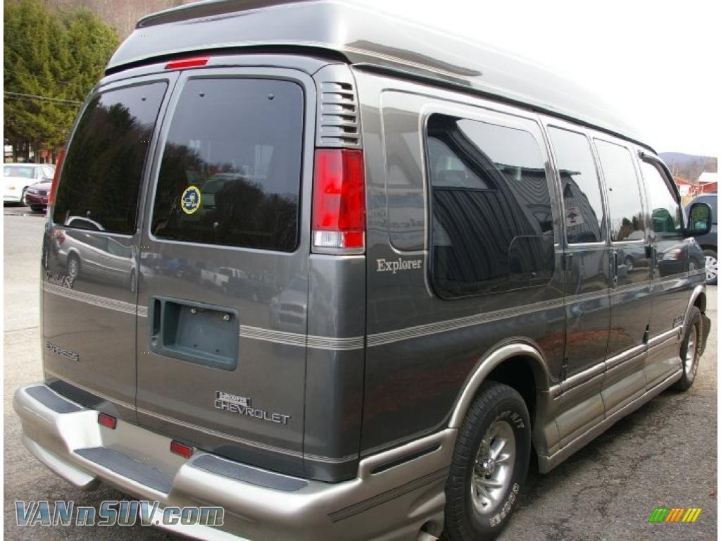 Chevrolet Express 2000