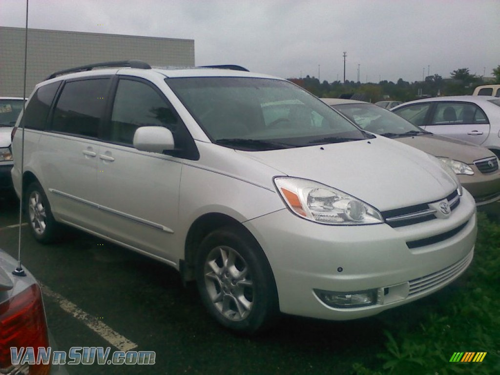 2005 Toyota sienna xle limited options