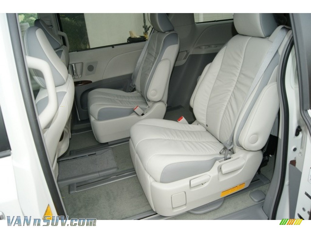 2012 Sienna Limited AWD - Blizzard White Pearl / Light Gray photo #8