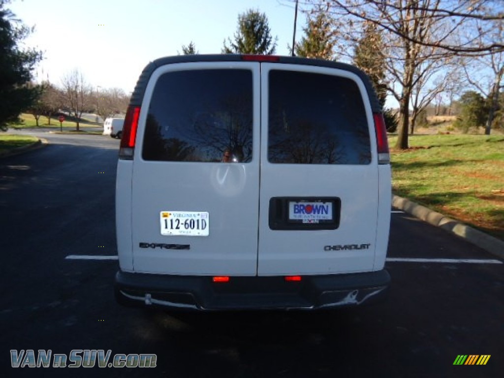 2000 Express G3500 15 Passenger Van - Summit White / Medium Gray photo #6 2000 Express G3500 15 Passenger Van - Summit White / Medium Gray photo #6