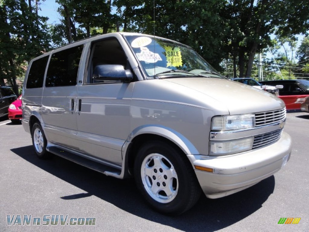 2004 Chevrolet Astro Lt Awd Passenger Van In Light Pewter Metallic