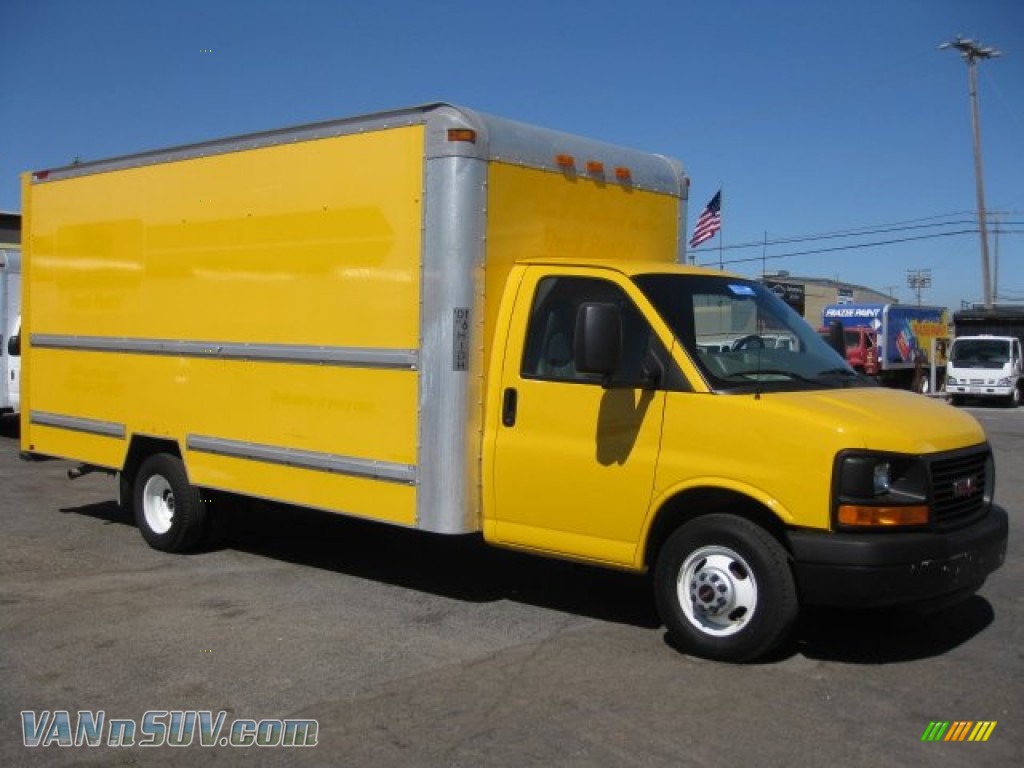 Yellow / Medium Pewter GMC Savana Cutaway 3500 Commercial Moving Truck