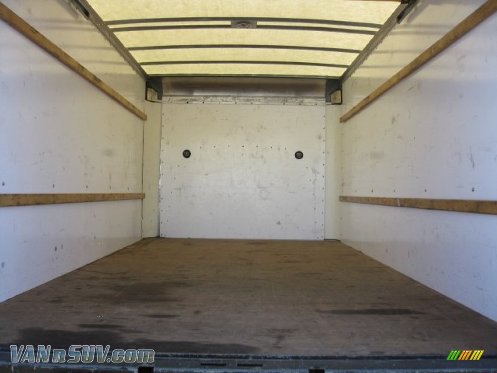 2009 Savana Cutaway 3500 Commercial Moving Truck - Yellow / Medium Pewter photo #8