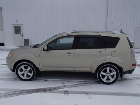 Desert Sand Metallic 2007 Mitsubishi Outlander XLS 4WD