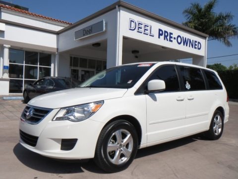 Calla Lilly White 2010 Volkswagen Routan SE