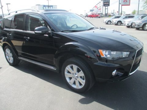 Labrador Black Pearl 2013 Mitsubishi Outlander SE