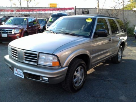 Pewter Metallic 2000 Oldsmobile Bravada AWD