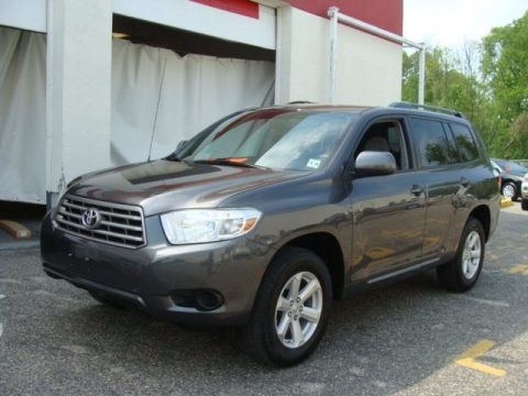 Magnetic Gray Metallic 2010 Toyota Highlander 