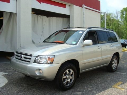 Millenium Silver Metallic 2004 Toyota Highlander V6 4WD