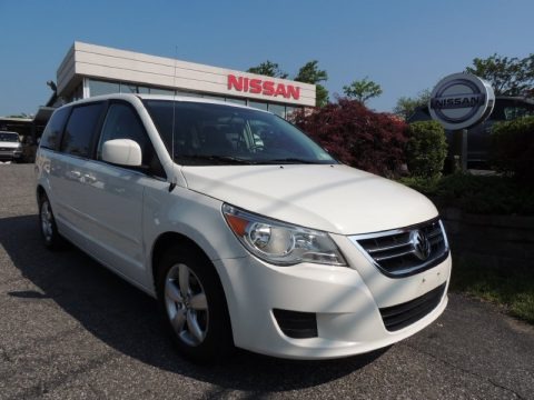Calla Lilly White 2009 Volkswagen Routan SE