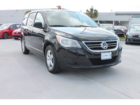 Nocturne Black Metallic 2010 Volkswagen Routan SE