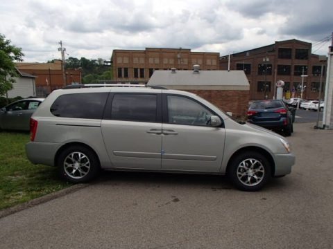 Silverstone Beige 2014 Kia Sedona LX Silverstone Beige 2014 Kia Sedona LX